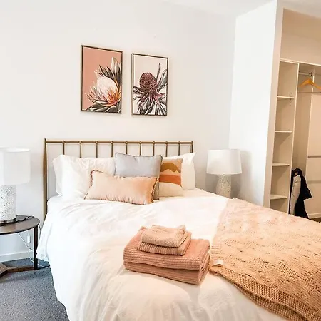 Metropol - Cbd Pool Sleeps 7 Apartment Canberra Exterior photo