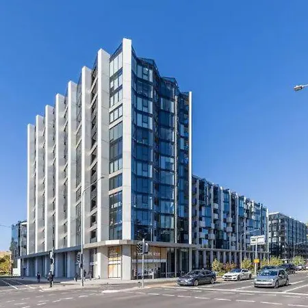 Metropol - Cbd Pool Sleeps 7 Apartment Canberra Exterior photo